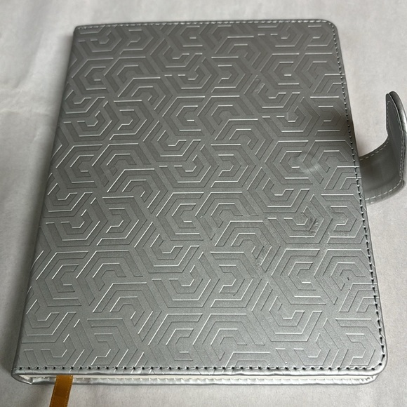 New Journal Silver Color Gray Geometric 6”X8” Lined Page Journal Book Notebook - Picture 10 of 12